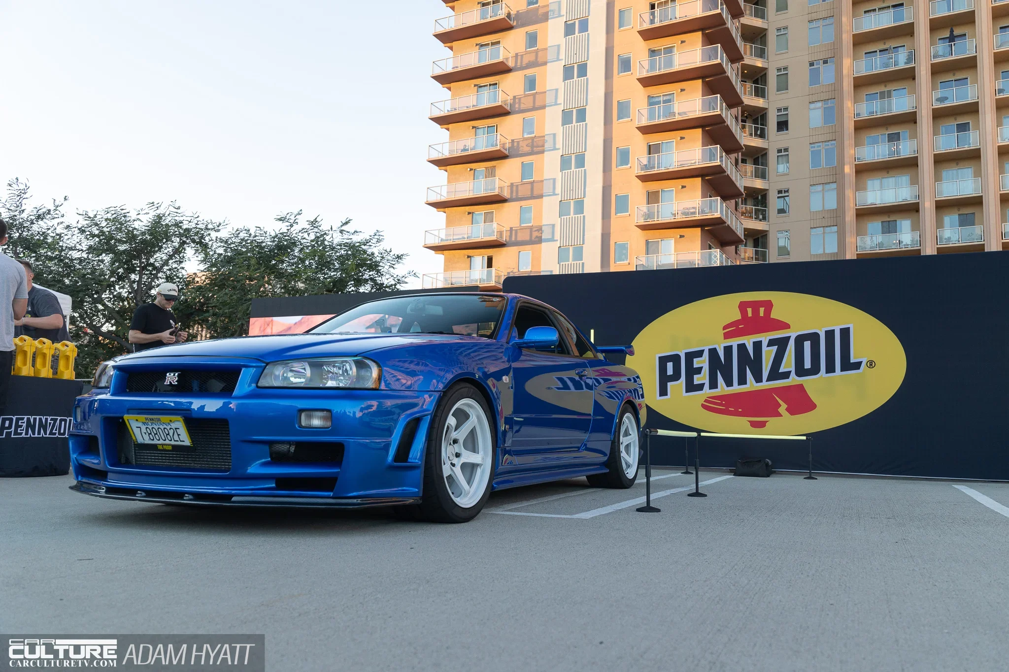 TypeS Auto Night Lights Larry Chen's R34 Skyline at the Pennzoil booth