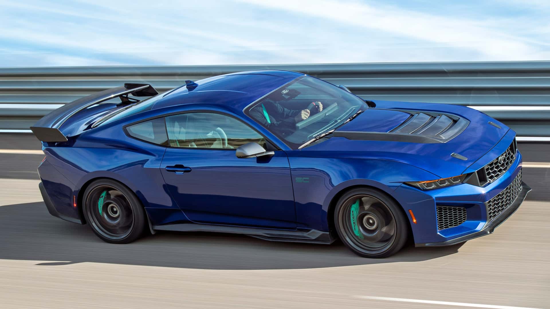 2026-ford-mustang-dark-horse-sc-track-pack-front-3-4